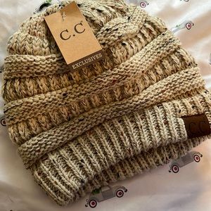 C.C. EXCLUSIVES HAT OATMEAL. NEW WITH TAGS